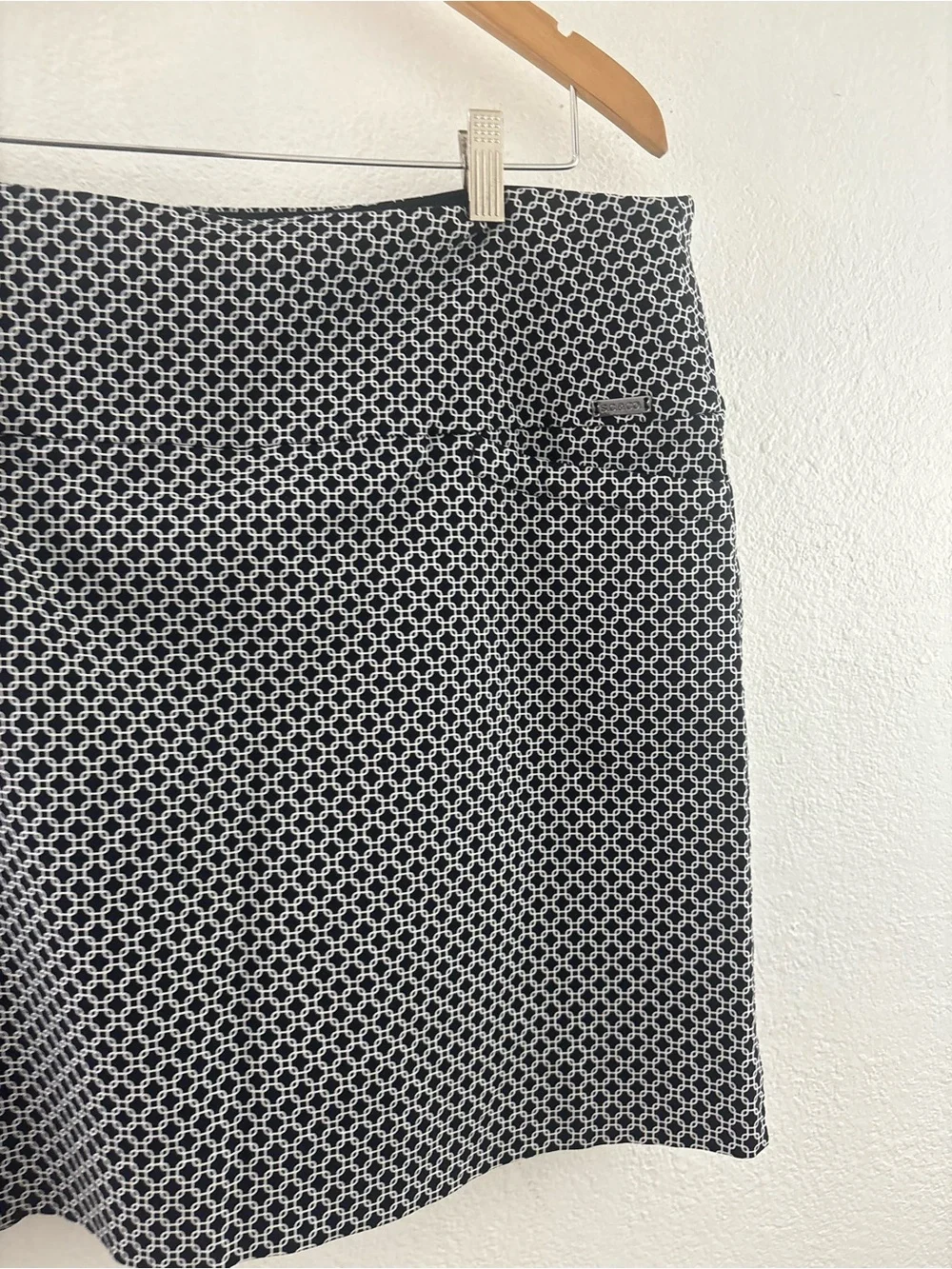S.C. & Co. Tummy Control black white geometric patterned activewear skort XXL